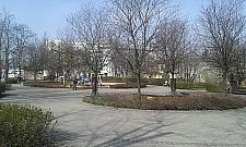 Plac Kasztelański oddać dzieciom czy dorosłym?