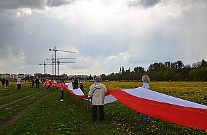 Targówek pobił rekord Polski. 1556-metrowa flaga na Bródnie