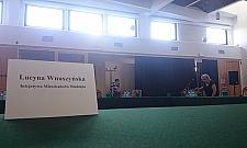 Szarpanina o mikrofon, chaos, krzyki. Rada dzielnicy na dnie