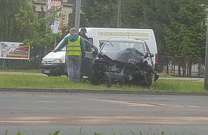 Poważny wypadek na Modlińskiej. Kobieta zasłabła za kierownicą