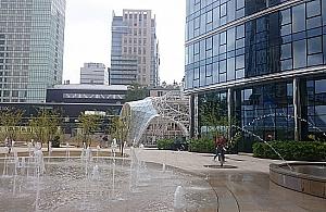 Plac Europejski otwarty. Azjatycka elegancja w centrum Warszawy