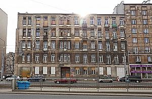 Wielka kamienica idzie pod młotek