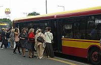 Cięcia autobusów na wakacje. Jelonki protestują