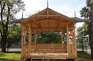 Letnia scena z ogrodem i kawiarnią ożywi Falenicę?