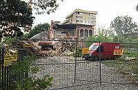 Willa Strzeleckich rozebrana. "Ostatnia pamiątka po dawnych Górcach"