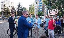 Kukła Gronkiewicz-Waltz na taczce. Kolejny protest przeciwko kompostowni