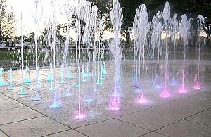 Nowy skwer na Zaciszu z fontanną i wieżą