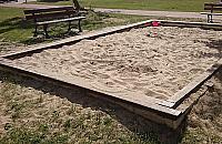 Kryte piaskownice na Chomiczówce? Czemu nie!