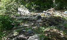 Opony i stare mięso. Odkryto dzikie wysypisko