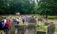 Sześć lat spacerów po Woli. "Ciekawe miejsca się nie kończą"