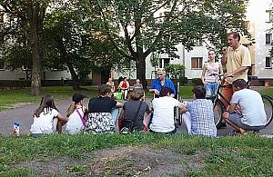 Ludzie często siedzą na ławce? To trzeba ją zlikwidować