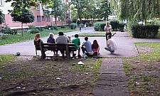 Ludzie często siedzą na ławce? To trzeba ją zlikwidować