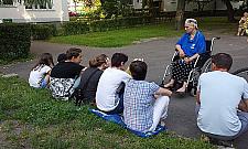 Ludzie często siedzą na ławce? To trzeba ją zlikwidować