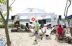 Romantyczna Plaża z promem i wieżą widokową