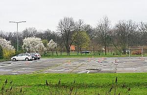 Do czego służy boisko? Nauka jazdy zamiast gry w piłkę