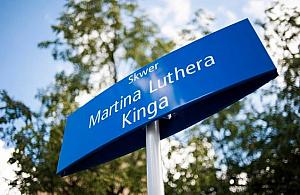 Skwer Kinga - nowa nazwa na mapie Woli