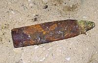 Próbował przeciąć pocisk, doprowadził do eksplozji