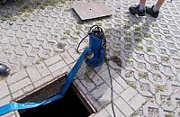 Przelewali szambo do studzienki, nakryła ich straż miejska