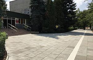 Remontują chodniki na Bródnie