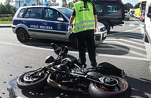 Wypadek na Płochocińskiej. Strażniczka miejska uratowała życie motocykliście