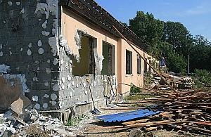 Dom samotnej matki zburzony. "Kobietom wciąż można pomóc"