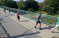 Kilkuset biegaczy pokonało most. Najlepszy w 33 minuty