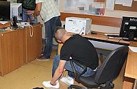 Dwóch nastolatków napadło na staruszka. Grozili mu nożem