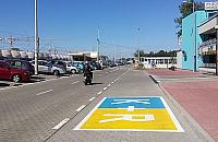 Buziak na drogę. Kiss and ride przy stacji