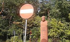 Absurd z Boernerowa. "Pomnik jak dziadek parkingowy"