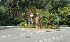 Absurd z Boernerowa. "Pomnik jak dziadek parkingowy"