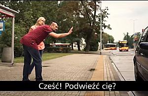 Samochód osobowy kontra autobus. Spot miasta to strzał w stopę