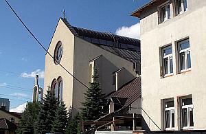 Parafia na Jelonkach znowu buduje. Legalnie?