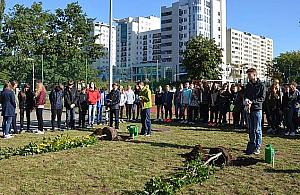 Sto nowych dębów na Targówku