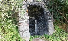 Zabytek tonie w śmieciach. Co dalej z Fortem Chrzanów?