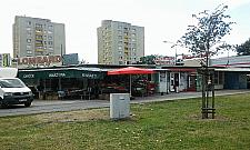 Bazar przy Broniewskiego przejdzie lifting. "Polecam buldożery i trawę"