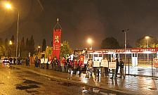 "Zdrowaś, Maryjo!" i "chwała Szatanowi!". Święta wojna na Woli