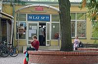 Szkoła idzie do remontu. Dokąd trafią uczniowie z Młocin?