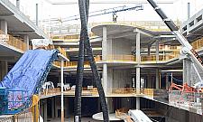 Nowy symbol Tarchomina? Ogromna rzeźba w Galerii Północnej