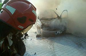 Płoną auta na Białołęce. Zwarcie czy podpalenie?