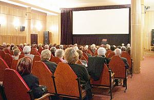 Elegancka zgrzebność i prawdziwe perełki. Kina na Targówku