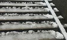 Tak się chodzi po Warszawie. "Brakuje łańcuchów jak na Orlej Perci"