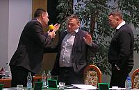 Co radni robi� na sesji? Po�owa filmuje drug� po�ow�