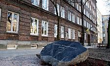 Pyszne pączki i różany skwer dla Kolonii Wawelberga