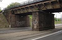 Niemieckie bunkry i wiadukt z czasów caratu. Co kryje linia kolejowa na Woli?