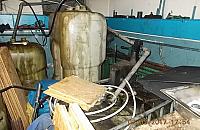 Chytry mechanik z Warszawy. "Spalał zużyty olej silnikowy, produkował żrący dym"