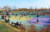 Ogród sensoryczny w parku Bródnowskim. Korty do likwidacji