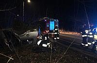 Pijany ucieka� przed policj�. Dachowa� na Mehoffera