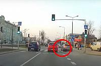 Gaz do dechy i do przodu. Tak się jeździ po Jelonkach