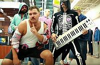 "Mało hajsu, dużo chęci". Hala Wola podbije YouTube?