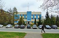 Tajemnica kobiety spod komisariatu. Kim jest i jak jej pomóc?